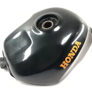 Honda CBR 900 RR Fireblade SC33 [2000] - Tankin polttoainesäiliön polttoainesäiliön polttoainesäiliön säiliö, jossa on lommo