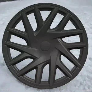 18" Tesla 3 Highland - Täysi vanne, mattamusta pyöränsuoja