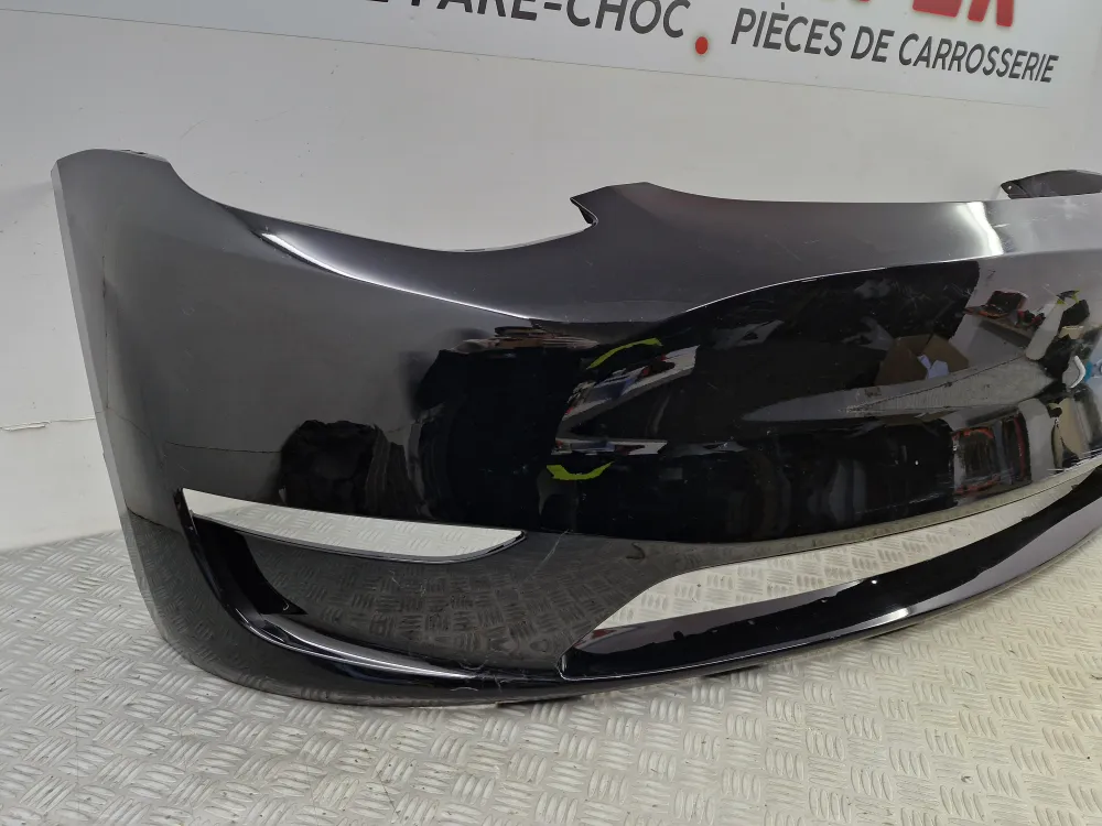 Käytetty Tesla Model Y etupuskuri