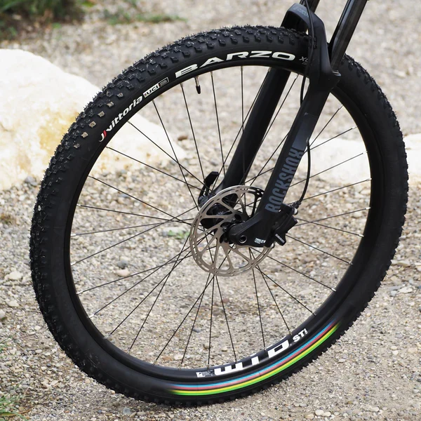 VITTORIA BARZO XC 29x2.10 "UCI Rainbow Edition" Tubeless Ready Pehmeä musta rengas VITTORIA BARZO XC 29x2.10 "UCI Rainbow...